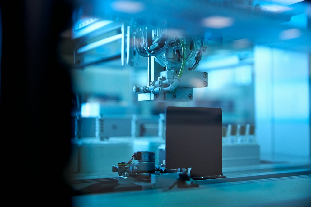 Automated high-tech laboratory